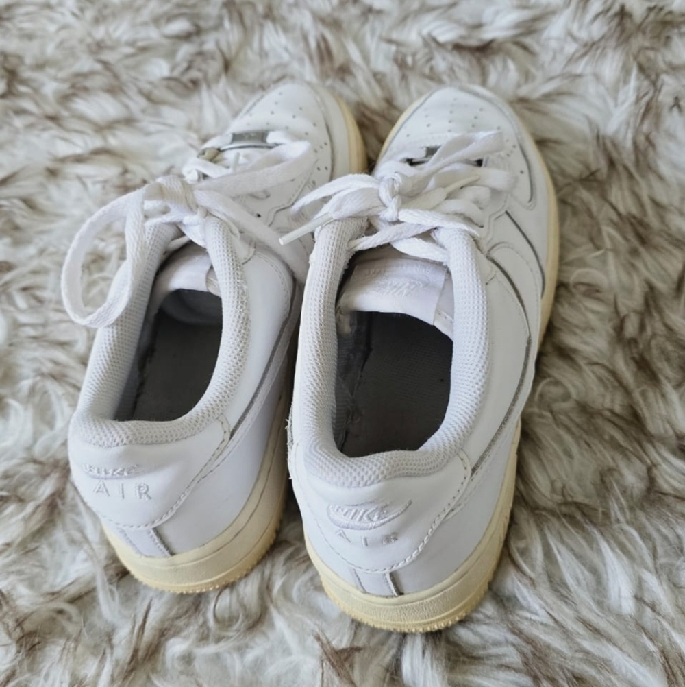 Nike White Airforce 1 Sneakers Size 7🌴✌️ - Picture 7 of 9